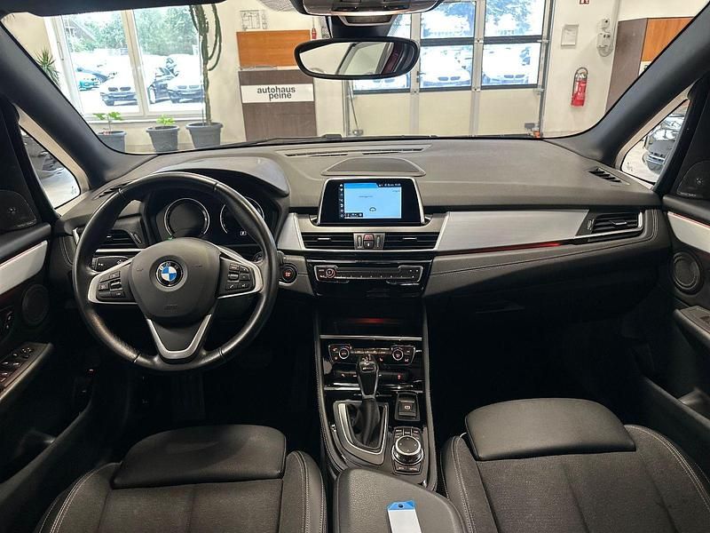 Gebraucht BMW 225 Performance 136 PS (100 kW) 2018 Rot Limousine