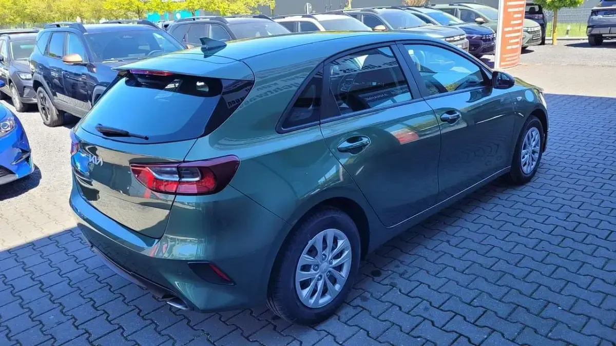 Nowe Kia Ceed 140 KM (102 kW) 2026 Zielony Hatchback