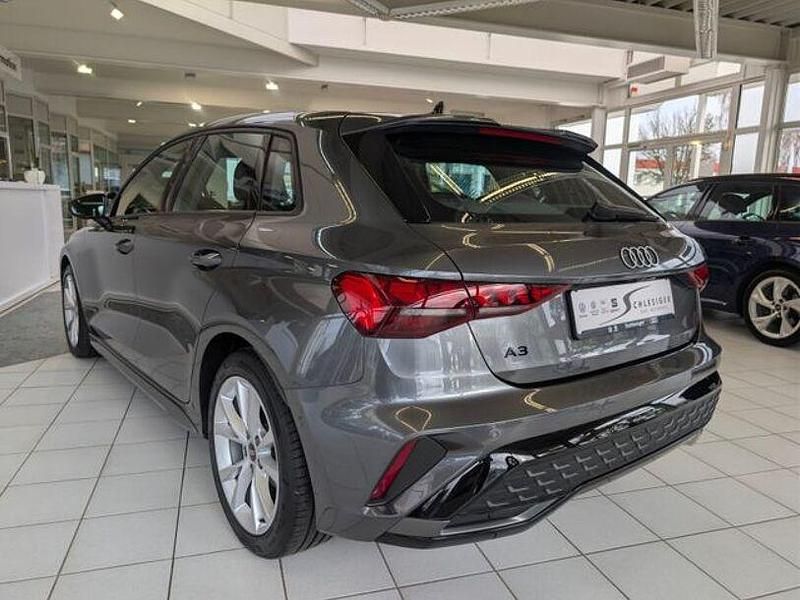 Second-hand Audi A3 S-Line 150 CP (110 kW) 2025 Gri Berlinǎ