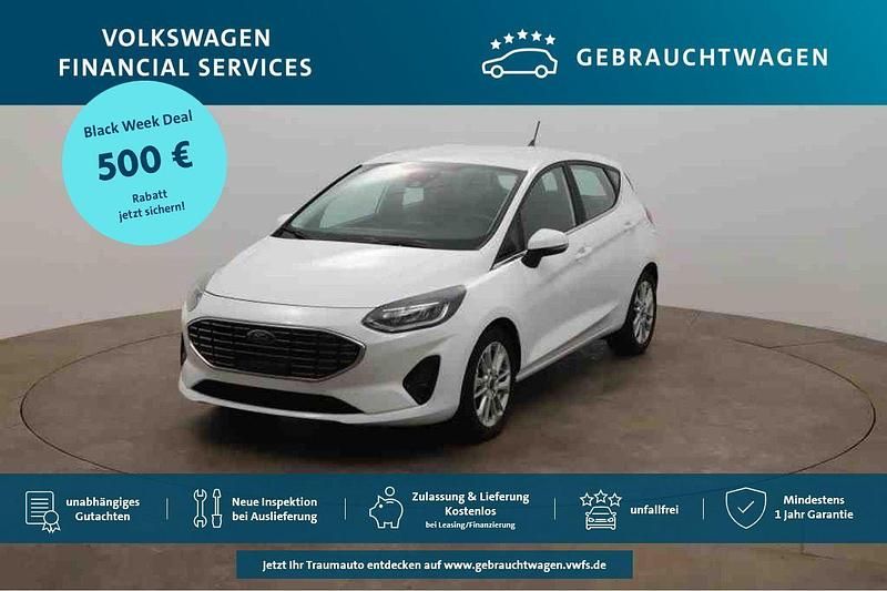 Weiß Gebraucht 2022 Ford Fiesta Titanium Limousine | 19.239 € (Fairer Preis) - Bild 1/4