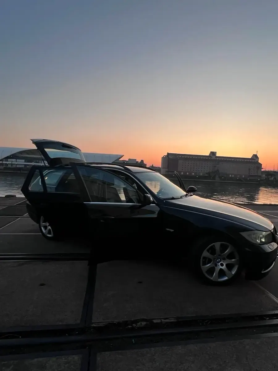 Gebraucht BMW 330 Comfort Edition 231 PS (169 kW) 2008 Schwarz Kombi