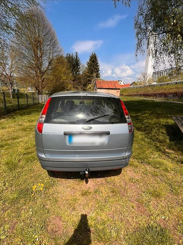 Używany Ford Focus 101 KM (74 kW) 2005 Andere farben Kombi