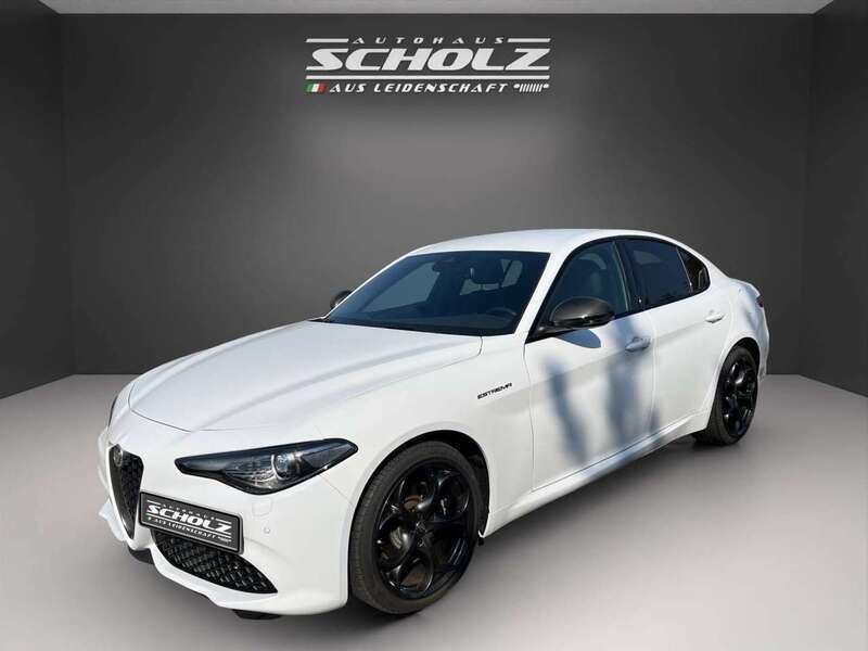 Bianco alfa, uni Gebraucht 2022 Alfa Romeo Giulia Estrema Limousine | 53.490 € - Bild 1/4