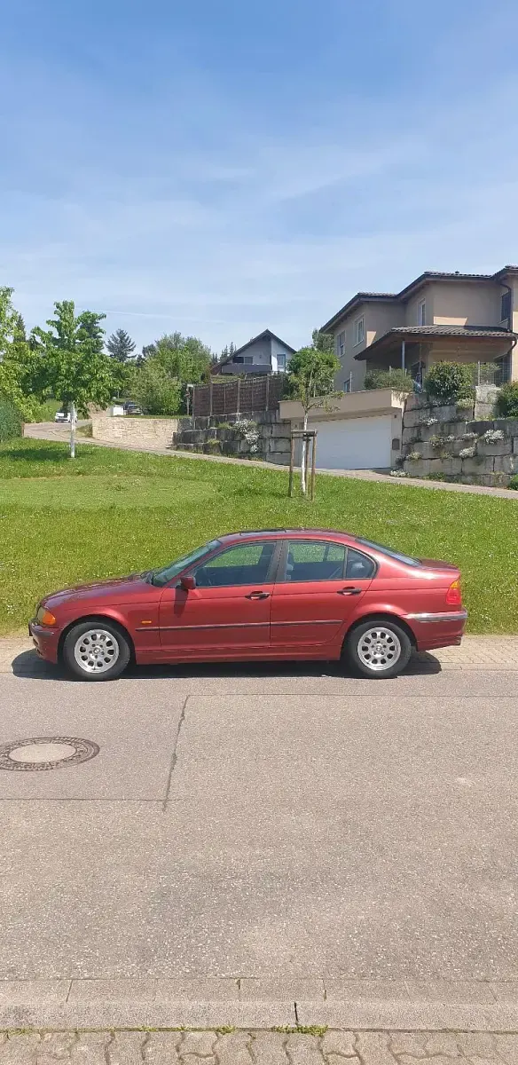 Gebraucht BMW 318 118 PS (86 kW) 1998 Rot Limousine