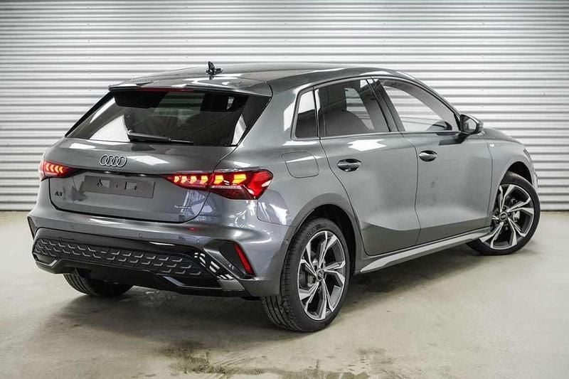 Neu Audi A3 204 PS (150 kW) 2026 Daytonagrau metallic (6y) Limousine