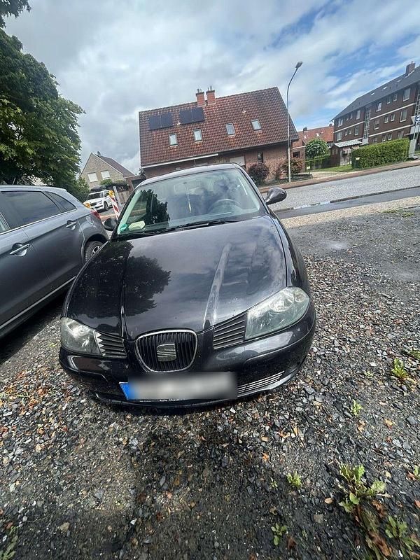 Schwarz Gebraucht 2005 Seat Ibiza Reference Limousine | 750 € (Superpreis) - Bild 1/4