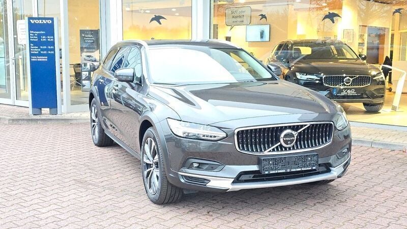 Gebraucht Volvo V90 CC Plus 197 PS (144 kW) 2024 Grau Kombi