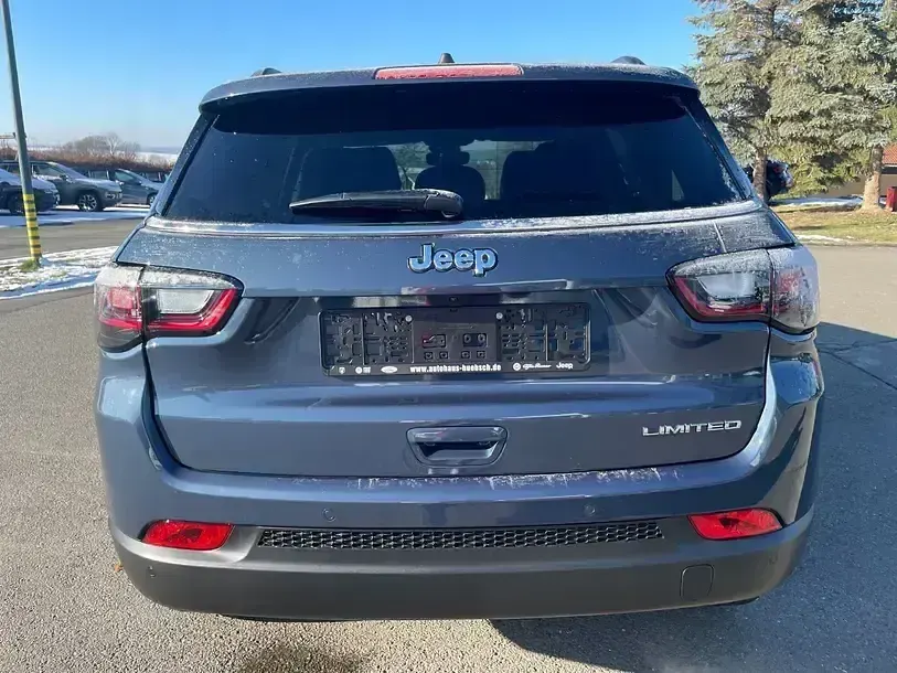 Usado Jeep Compass Limited 131 HP (96 kW) 2023 Azul SUV