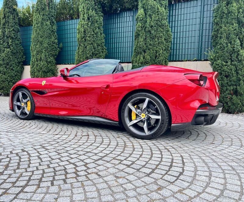 Rot Gebraucht 2022 Ferrari Portofino Cabrio | 275.000 € - Bild 1/4