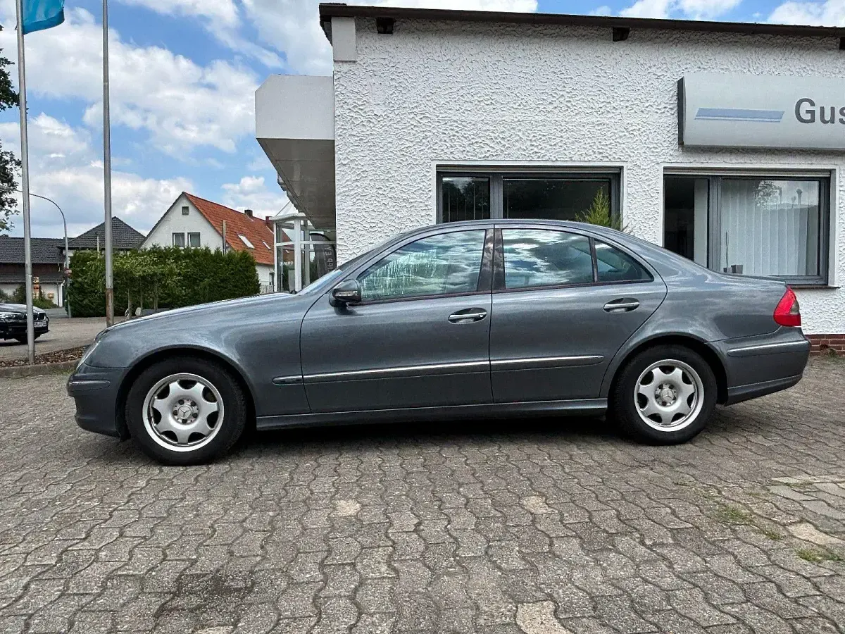 Gebraucht Mercedes E200 Avantgarde 136 PS (100 kW) 2008 Grau Limousine
