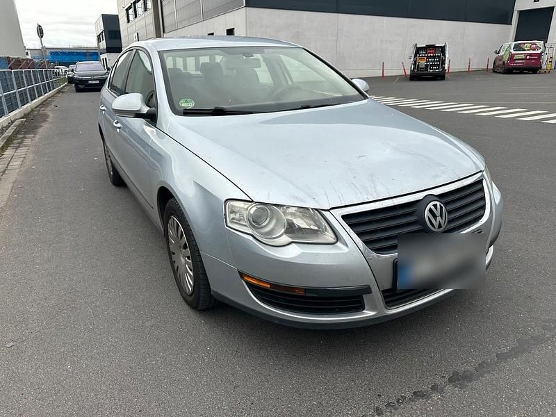 Gebraucht VW Passat 105 PS (77 kW) 2006 Silber Limousine