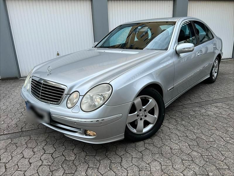 Gebraucht Mercedes E280 Avantgarde 190 PS (139 kW) 2005 Silber Limousine