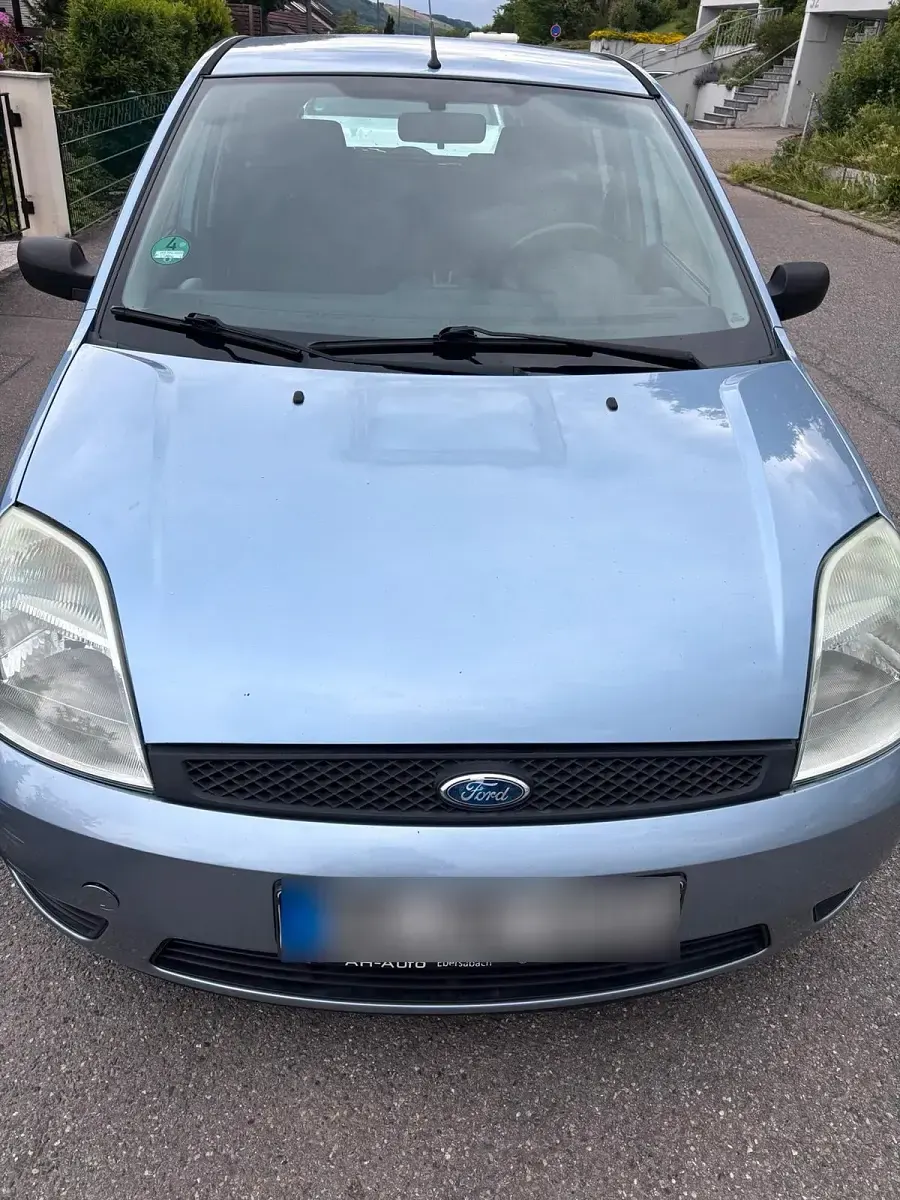 Używany Ford Fiesta 100 KM (73 kW) 2005 Niebieski Hatchback