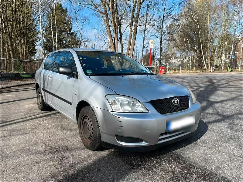 Gebraucht Toyota Corolla 97 PS (71 kW) 2003 Silber Kleinwagen