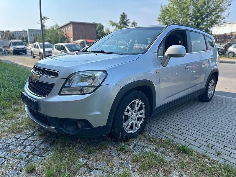 Silber Gebraucht 2012 Chevrolet Orlando LT Van / Kleinbus | 3.950 € (Guter Preis) - Bild 1/4