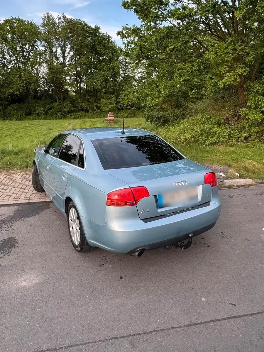 Gebraucht Audi A4 131 PS (96 kW) 2006 Blau Limousine