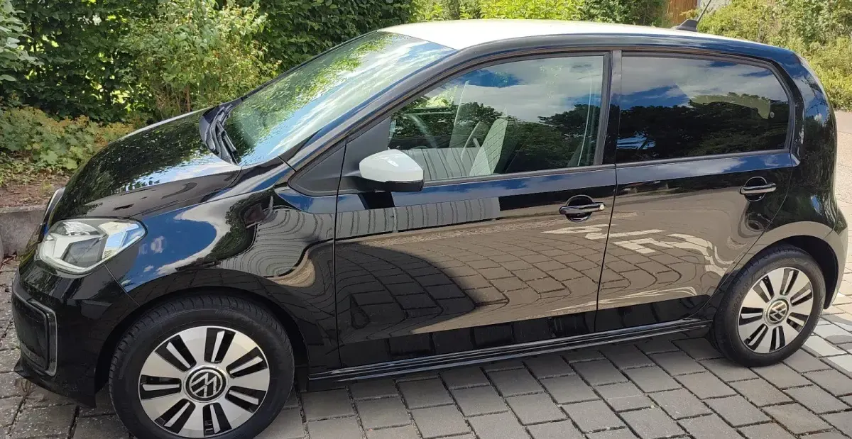 Gebraucht VW e-up! Style 61 kW (83 PS) 2021 Schwarz Kleinwagen