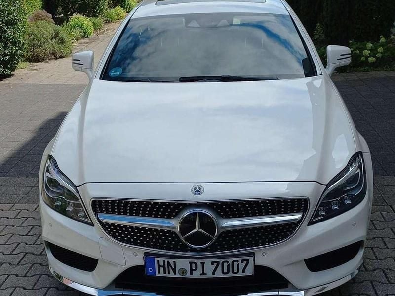 Weiß Gebraucht 2016 Mercedes CLS400 Shooting Brake Kombi | 23.950 € - Bild 1/4