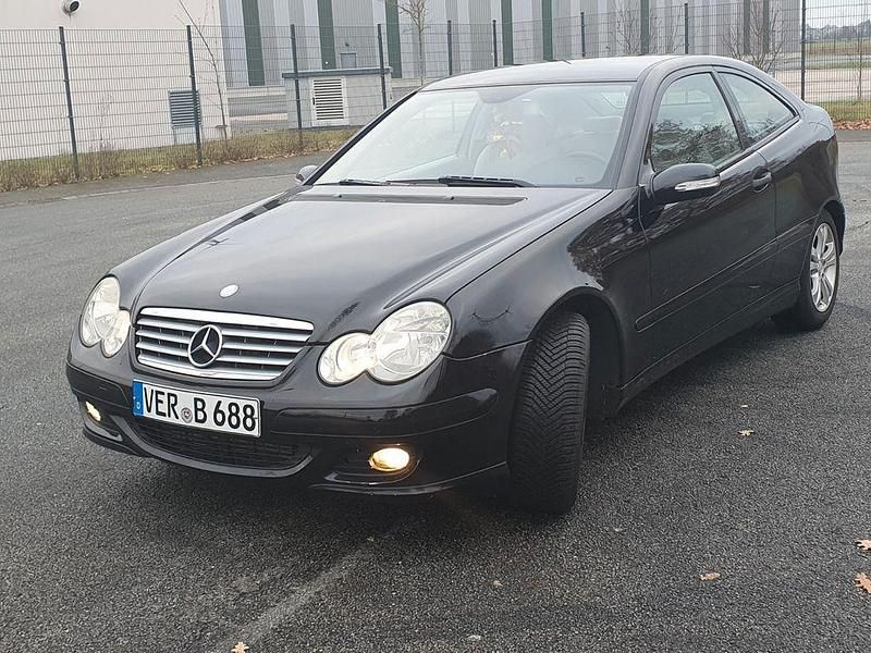 Gebraucht Mercedes C160 122 PS (89 kW) 2006 Schwarz Coupé