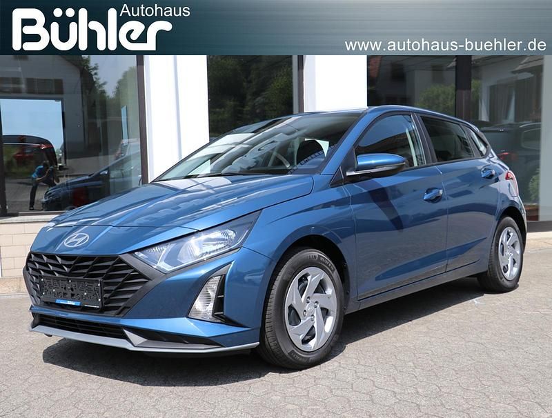 Vibrant blue mineraleffekt Neu 2025 Hyundai i20 Select Kleinwagen | 17.250 € (Guter Preis) - Bild 1/3