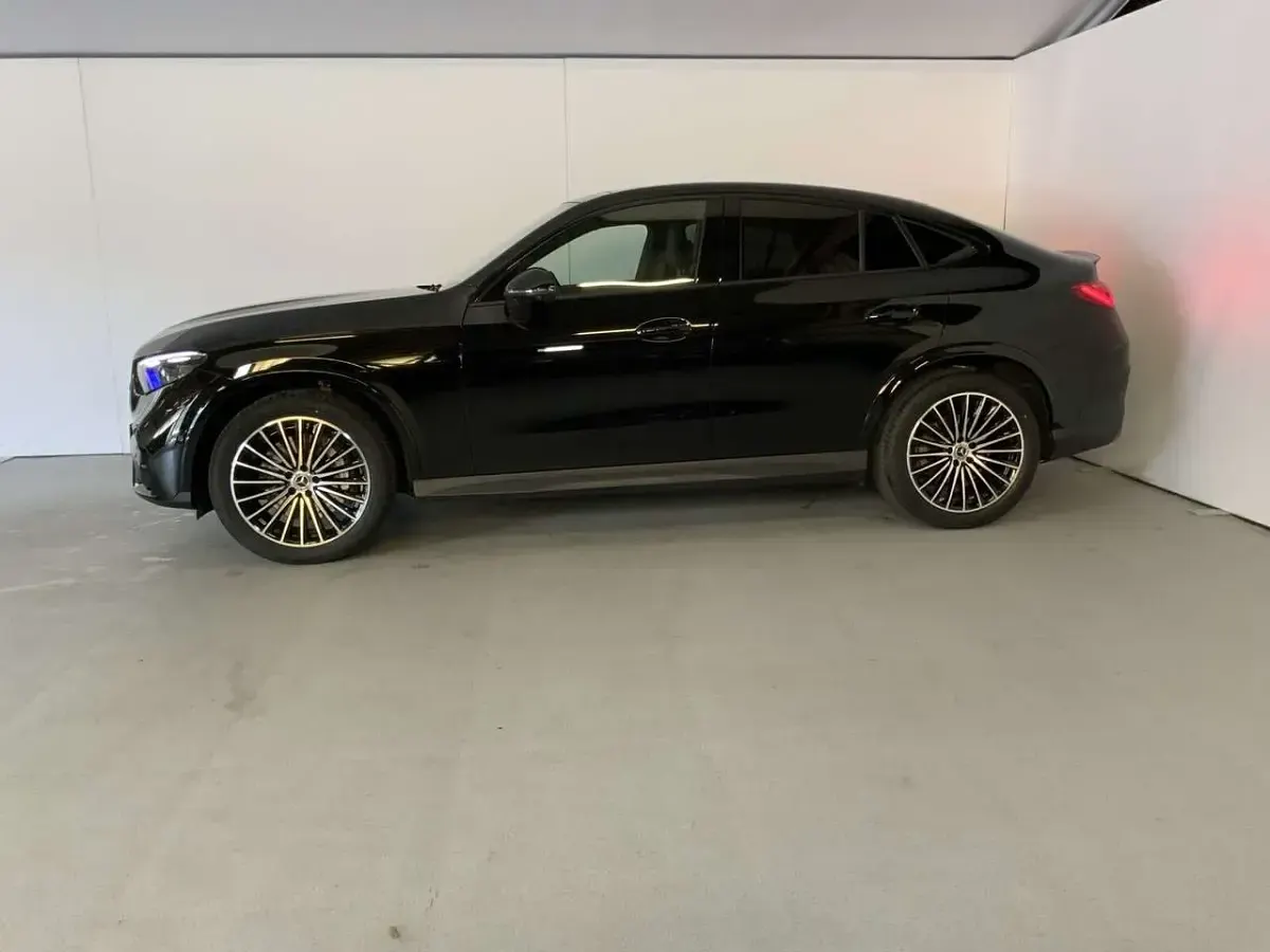 Gebraucht Mercedes GLC200 AMG 204 PS (150 kW) 2025 Schwarz uni SUV