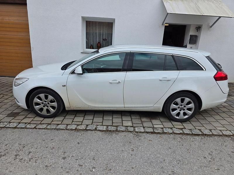 Gebraucht Opel Insignia Edition 163 PS (119 kW) 2013 Weiß Kombi