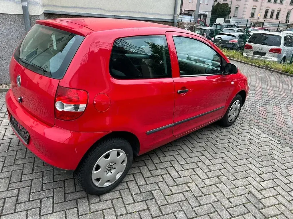 Używany VW Fox 54 KM (39 kW) 2005 Czerwony Hatchback