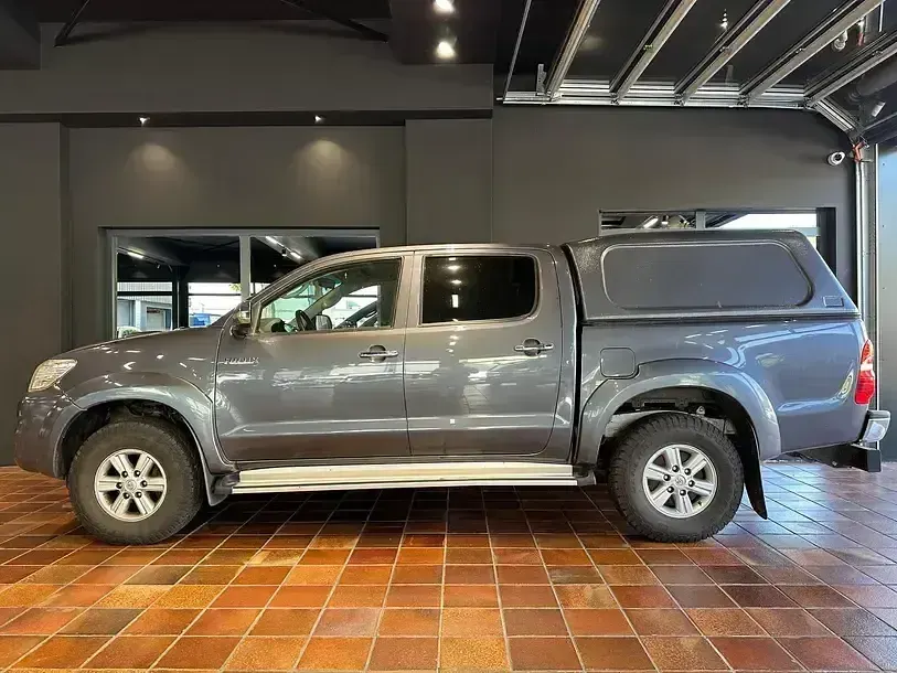 Gebraucht Toyota HiLux Life 171 PS (125 kW) 2012 Grau Pickup