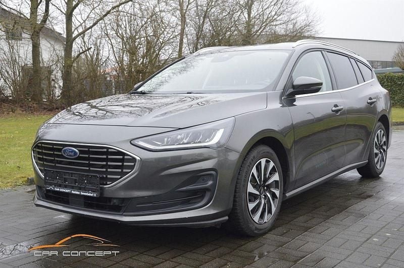 Gebraucht Ford Focus Titanium 120 PS (88 kW) 2022 Grau Kombi