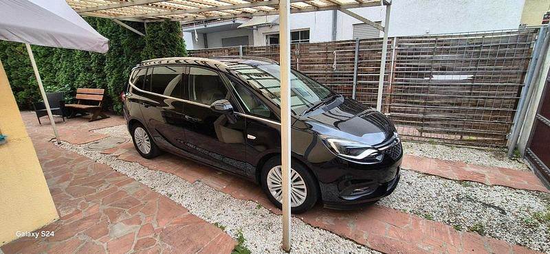 Schwarz Gebraucht 2017 Opel Zafira Van / Kleinbus | 10.900 € (Etwas zu teuer) - Bild 1/4