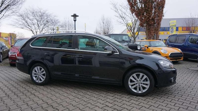 Gebraucht VW Golf VI Style 122 PS (89 kW) 2011 Deep black perleffekt Kleinwagen