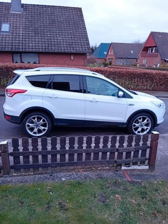 Gebraucht Ford Kuga Titanium 150 PS (110 kW) 2014 Weiß SUV