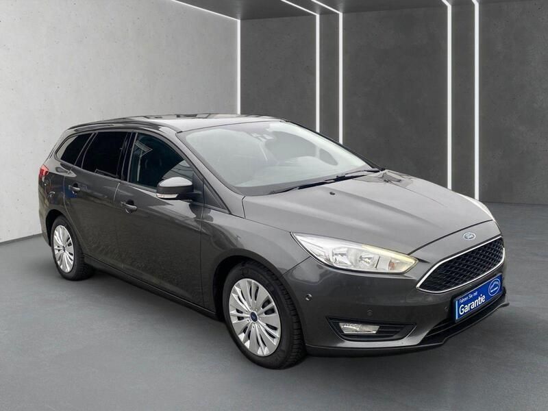 Gebraucht Ford Focus Business Edition 125 PS (91 kW) 2017 Grau Kombi