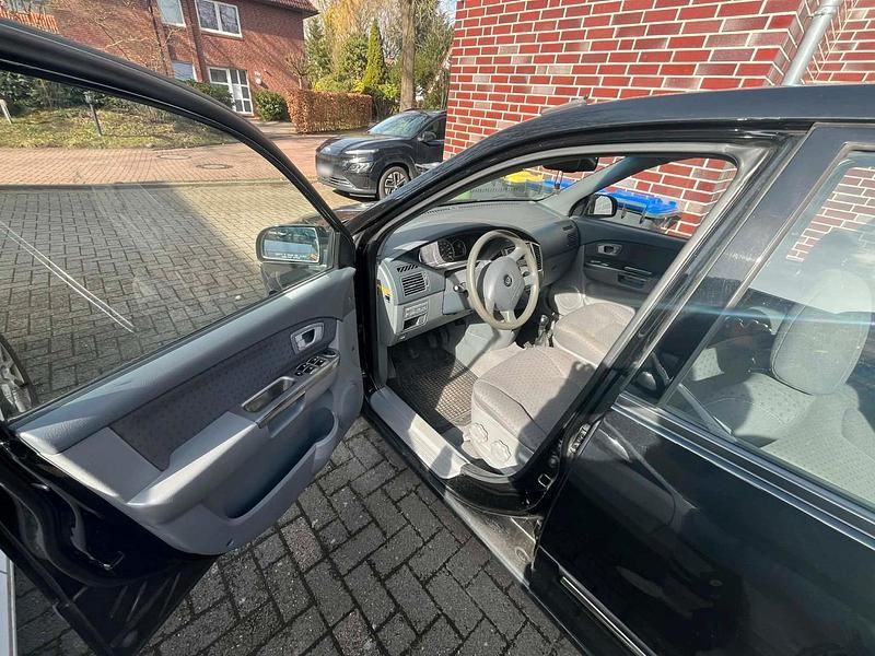 Gebraucht Kia Carens EX 170 PS (125 kW) 2005 Schwarz Van / Kleinbus