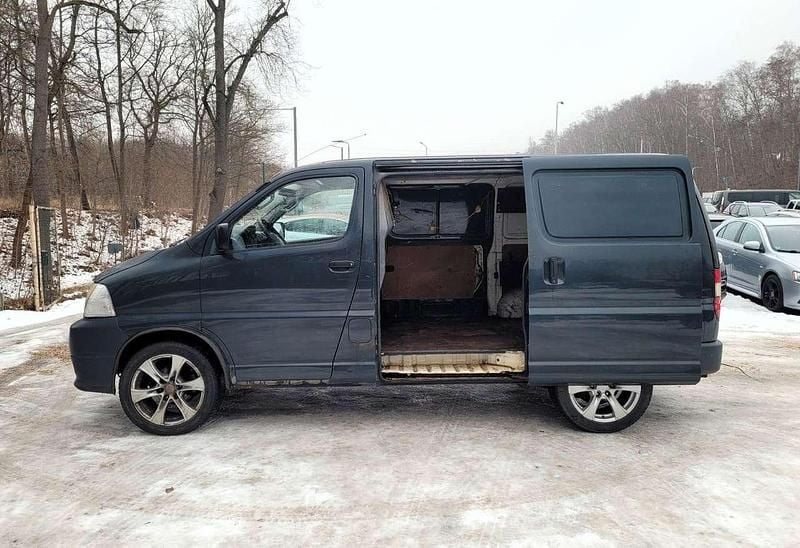 Gebraucht Toyota HiAce 117 PS (86 kW) 2007 White/grey Van / Kleinbus