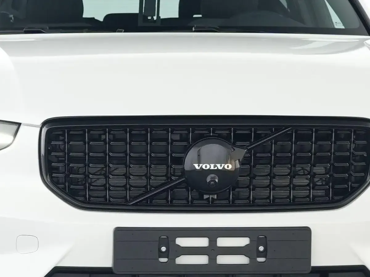 Gebraucht Volvo XC40 120 PS (88 kW) 2025 SUV