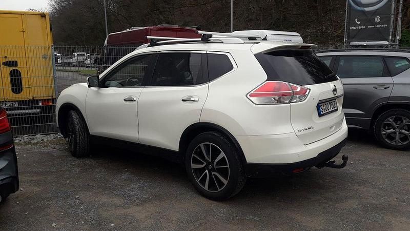 Weiß Gebraucht 2016 Nissan X-Trail Tekna SUV | 17.000 € (Teuer) - Bild 1/4