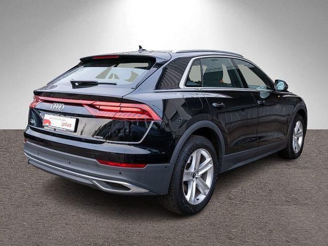 Gebraucht Audi Q8 Ambiente 286 PS (210 kW) 2023 Mythosschwarz metallic SUV