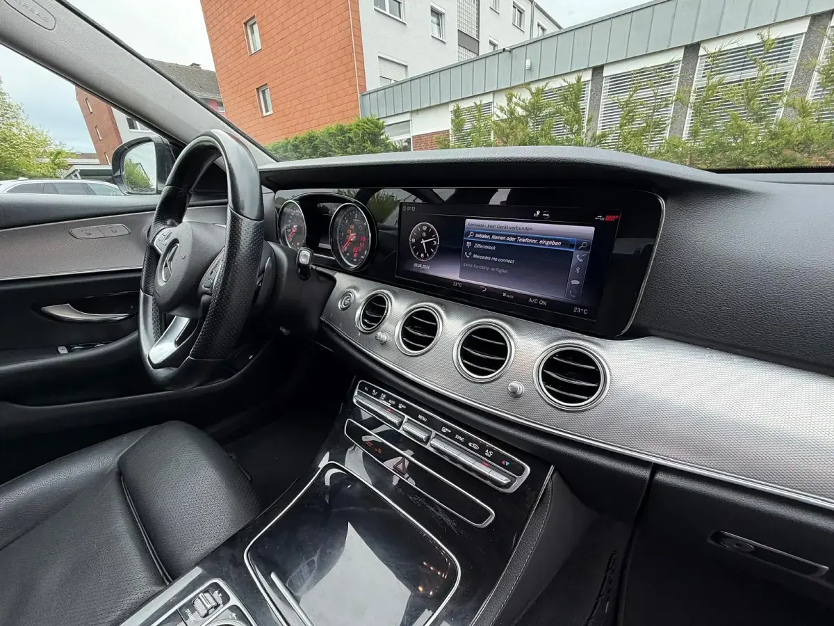 Gebraucht Mercedes E220 194 PS (142 kW) 2018 Schwarz Kombi