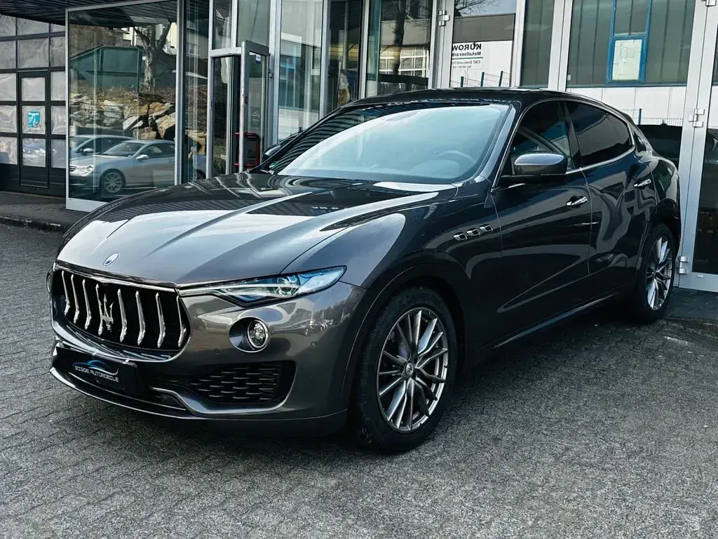 Usata Maserati Levante 275 CV (202 kW) 2020 Grigio SUV