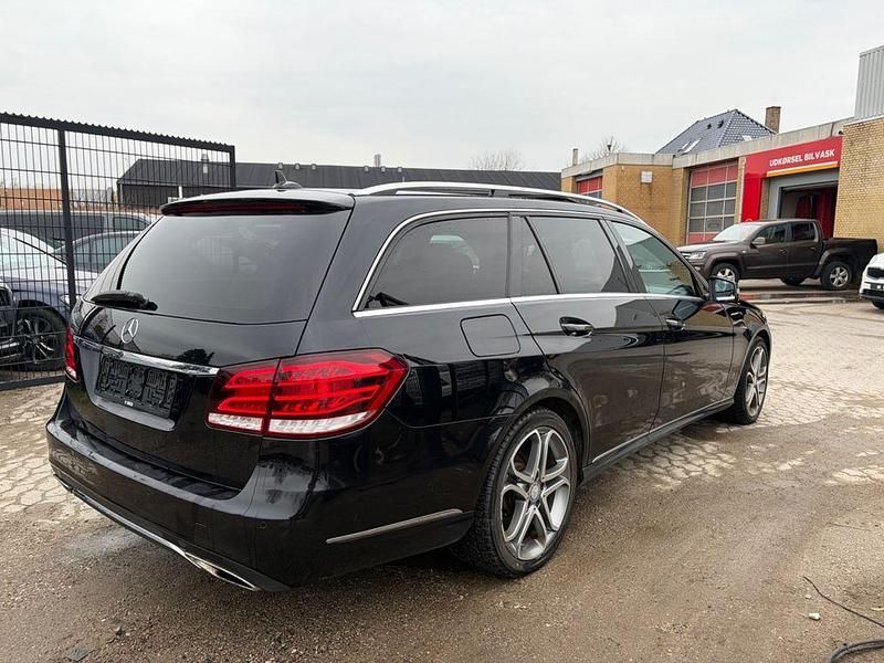 Gebraucht Mercedes E250 204 PS (150 kW) 2014 Schwarz Limousine