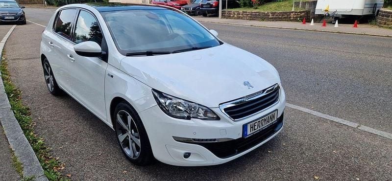 Blanc banquise Gebraucht 2016 Peugeot 308 Style Limousine | 6.990 € (Fairer Preis) - Bild 1/4