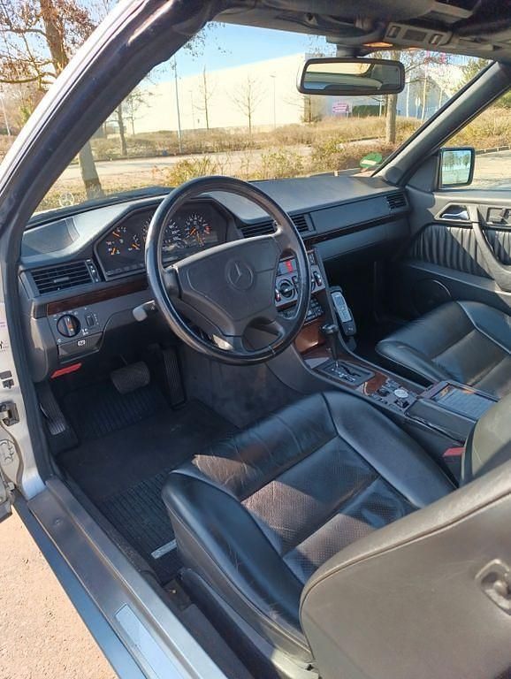 Gebraucht Mercedes E220 150 PS (110 kW) 1997 Silber Cabrio