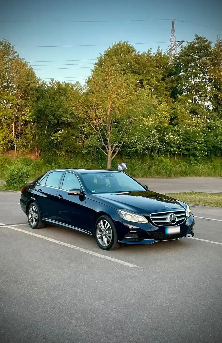 Gebraucht Mercedes E300 252 PS (185 kW) 2013 Blau Limousine