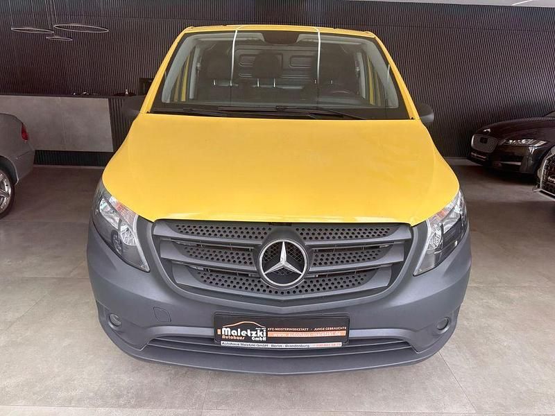Gebraucht Mercedes Vito 163 PS (119 kW) 2020 Gelb Van
