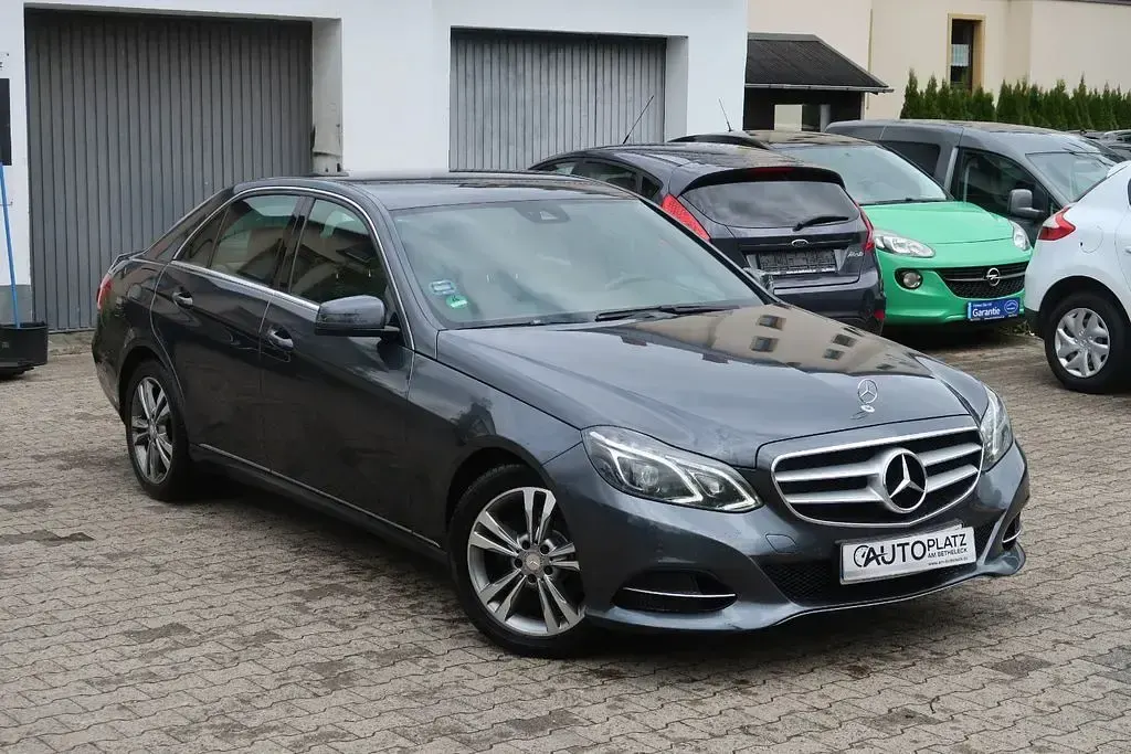 Gebraucht Mercedes E220 170 PS (125 kW) 2014 Grau Limousine