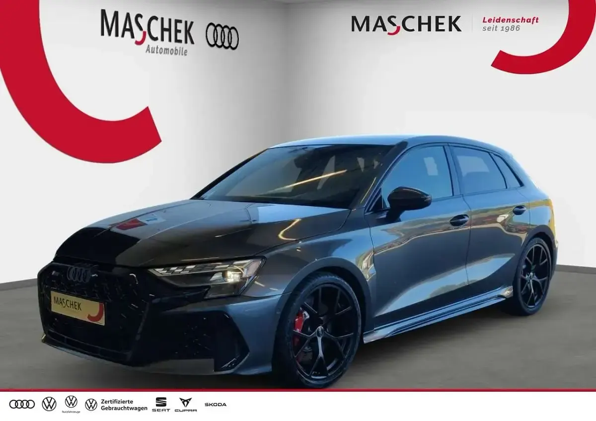 Neu Audi RS3 Sport 400 PS (294 kW) 2026 Grau Limousine
