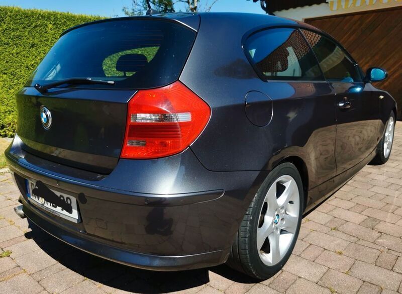 Grau Gebraucht 2007 BMW 120 Performance Kleinwagen | 3.496 € (Guter Preis) - Bild 1/4