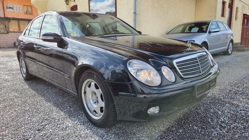 Gebraucht Mercedes E220 150 PS (110 kW) 2003 Schwarz Limousine