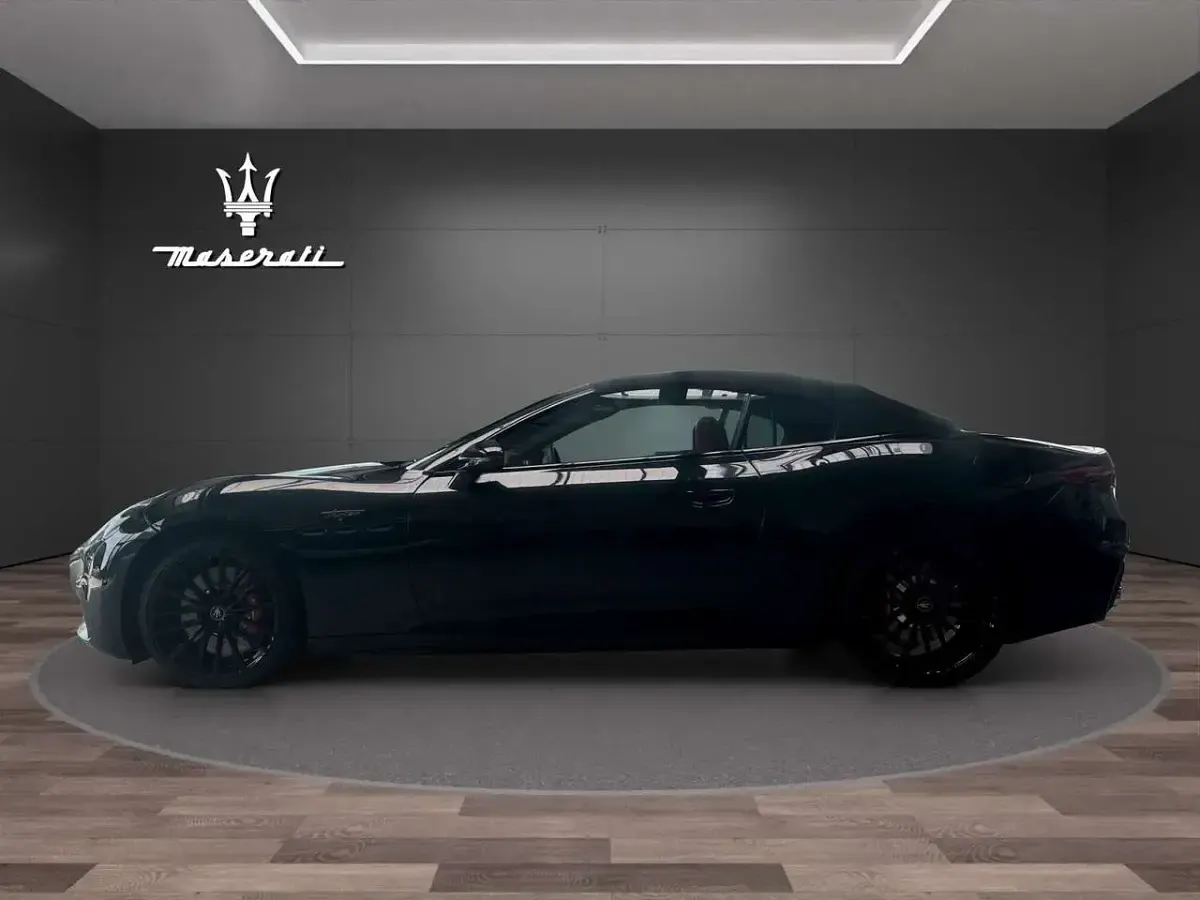 Gebraucht Maserati GranCabrio 549 PS (403 kW) 2024 Schwarz Cabrio